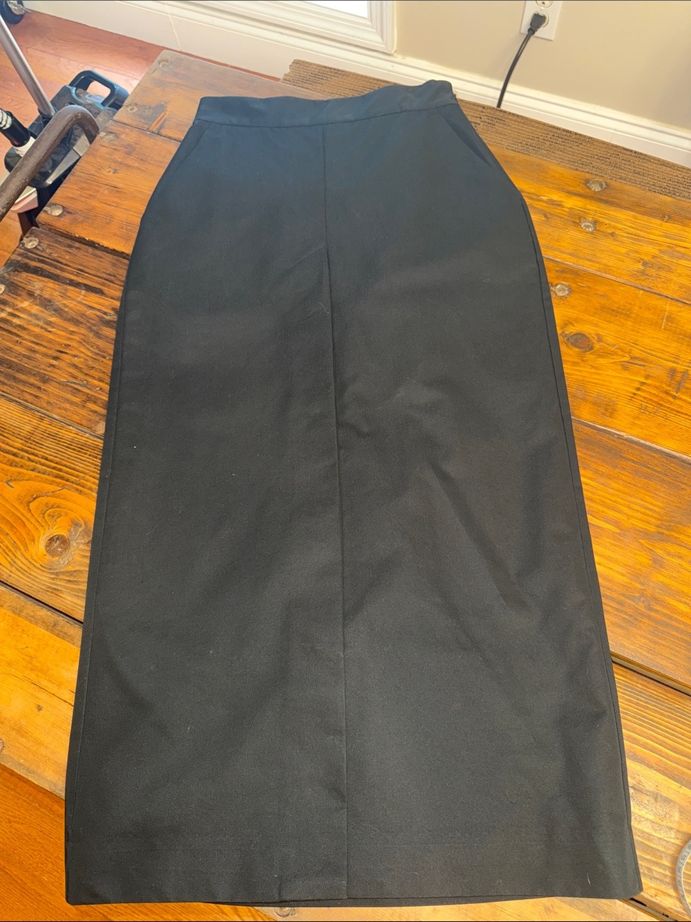 KHY Classic Black Pencil Maxi Skirt - Sleek Everyday Style. Like new. Size 4